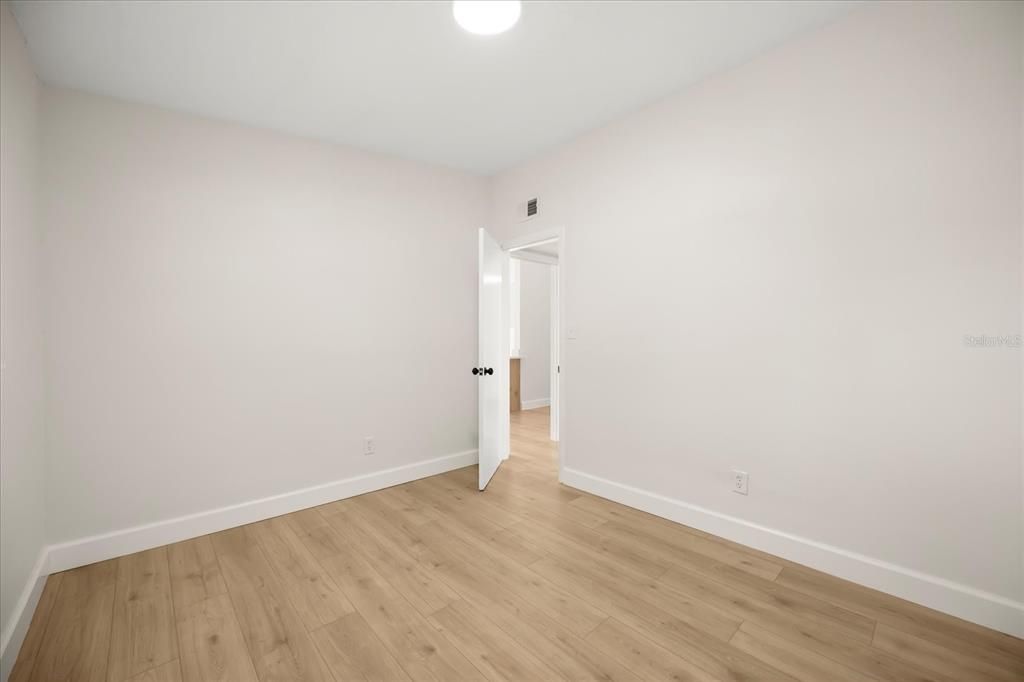 Active With Contract: $299,900 (3 beds, 2 baths, 1233 Square Feet)