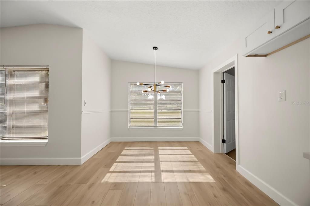 Active With Contract: $299,900 (3 beds, 2 baths, 1233 Square Feet)