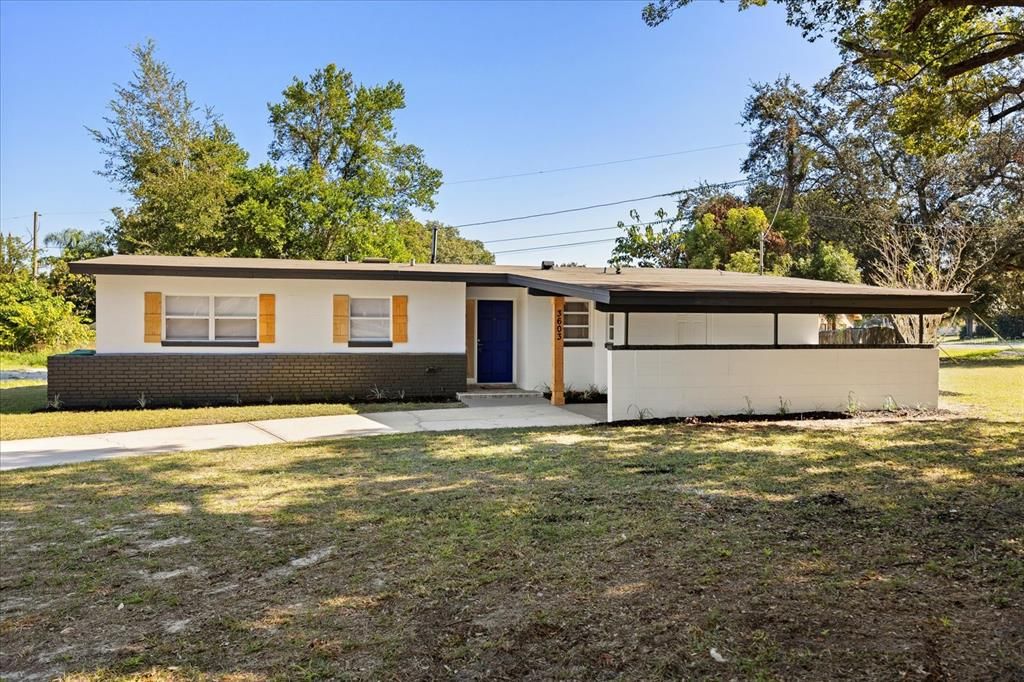 Active With Contract: $299,900 (3 beds, 2 baths, 1233 Square Feet)