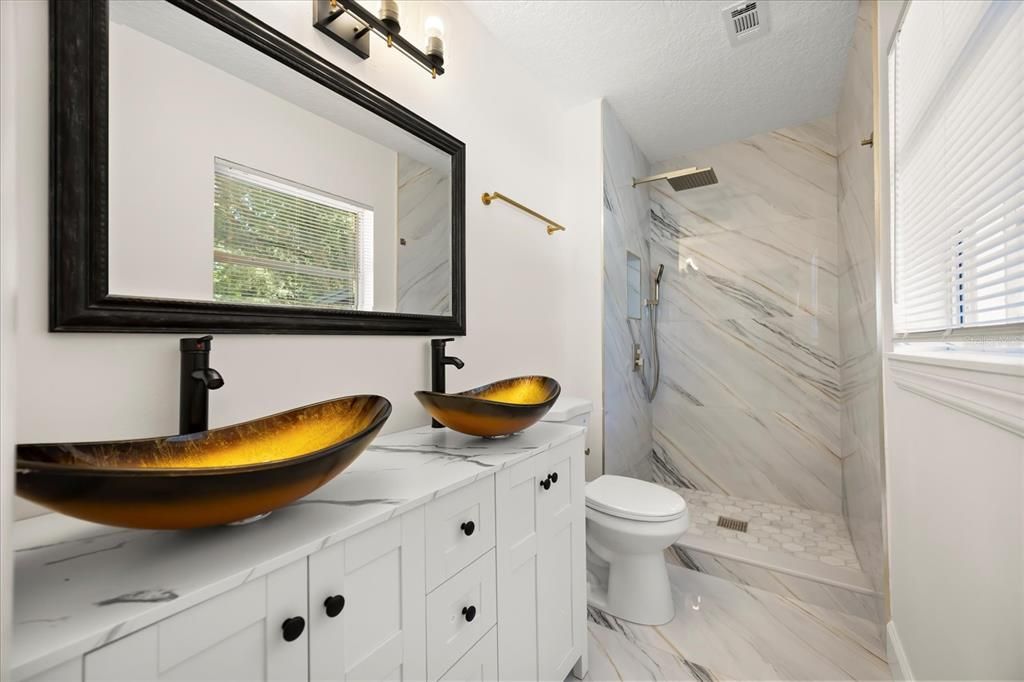 Active With Contract: $299,900 (3 beds, 2 baths, 1233 Square Feet)