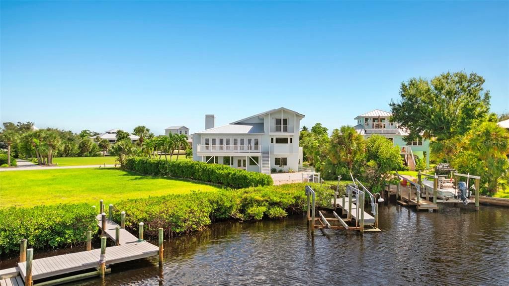 For Sale: $849,900 (4 beds, 3 baths, 4118 Square Feet)