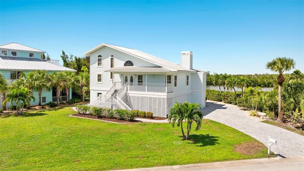 For Sale: $849,900 (4 beds, 3 baths, 4118 Square Feet)