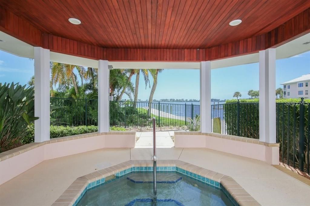 For Sale: $849,900 (4 beds, 3 baths, 4118 Square Feet)