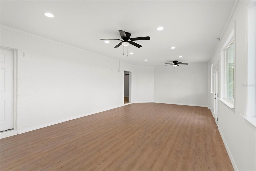 For Sale: $849,900 (4 beds, 3 baths, 4118 Square Feet)