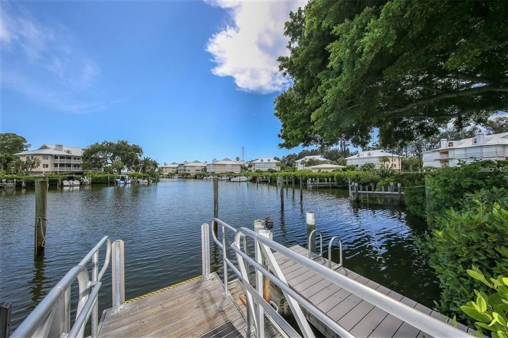 For Sale: $849,900 (4 beds, 3 baths, 4118 Square Feet)