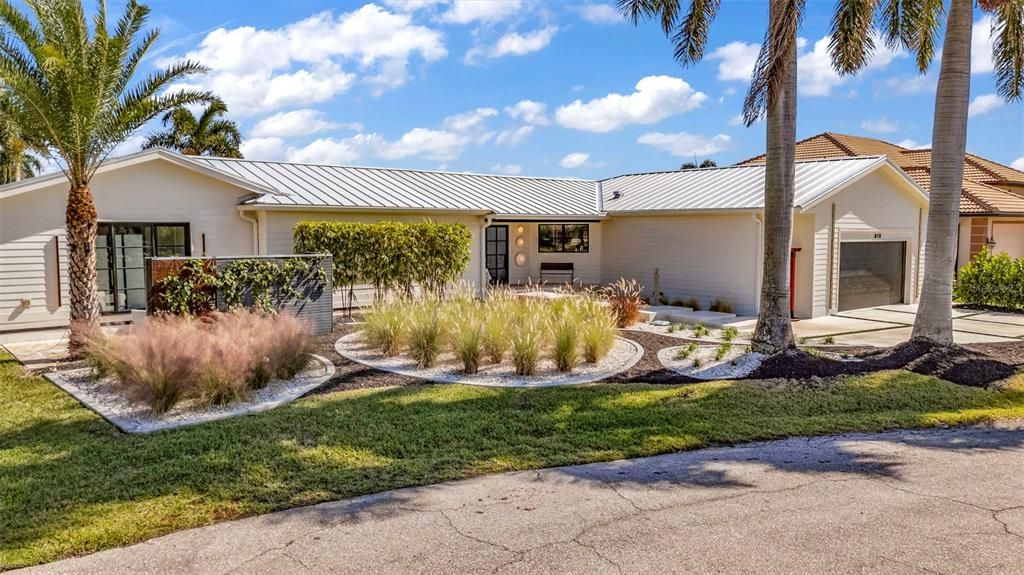 For Sale: $1,194,000 (3 beds, 2 baths, 2675 Square Feet)