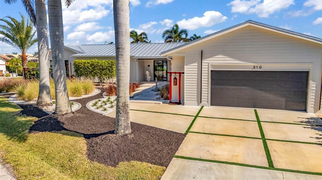 For Sale: $1,194,000 (3 beds, 2 baths, 2675 Square Feet)