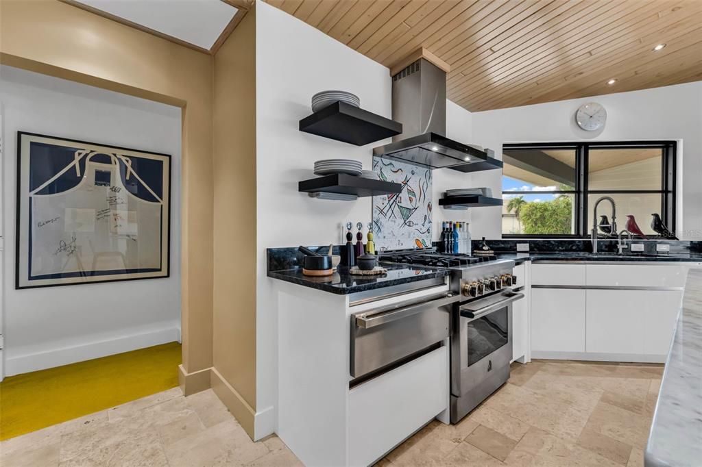 For Sale: $1,194,000 (3 beds, 2 baths, 2675 Square Feet)