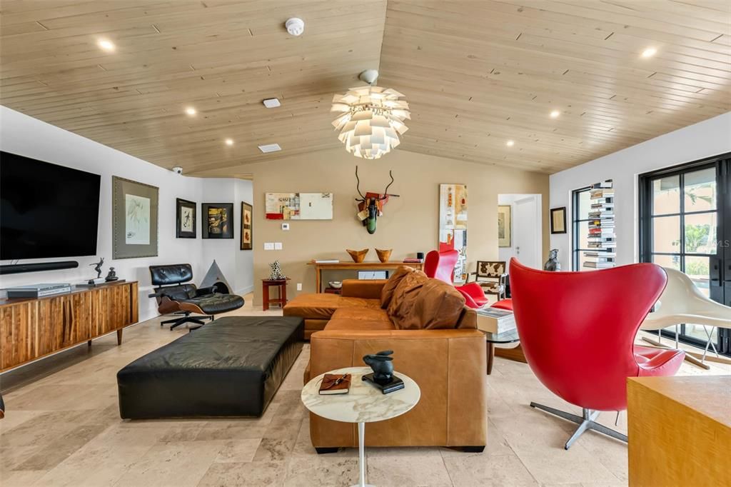 For Sale: $1,194,000 (3 beds, 2 baths, 2675 Square Feet)