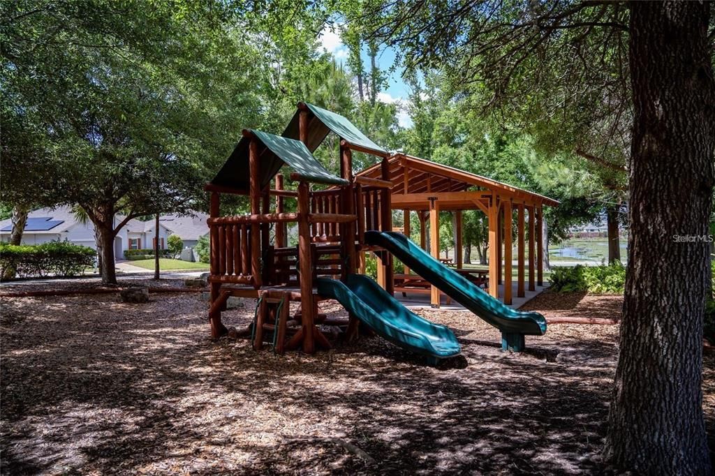 На продажу: $625,000 (5 спален, 3 ванн, 3359 Квадратных фут)