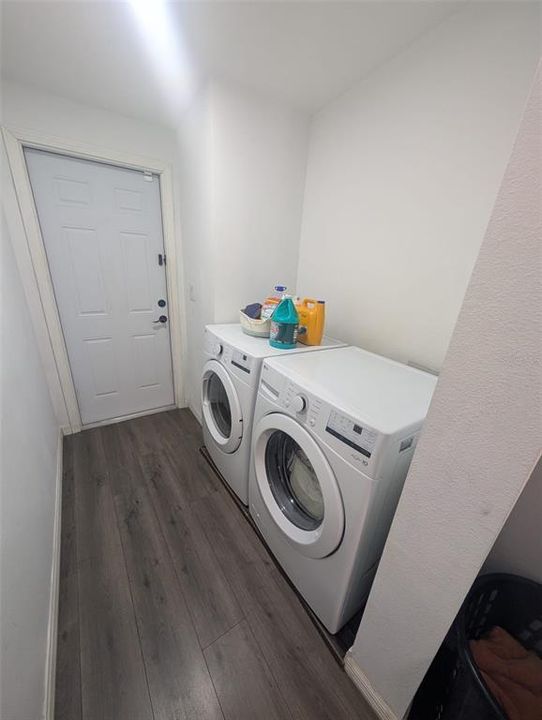 For Sale: $410,000 (4 beds, 2 baths, 1904 Square Feet)