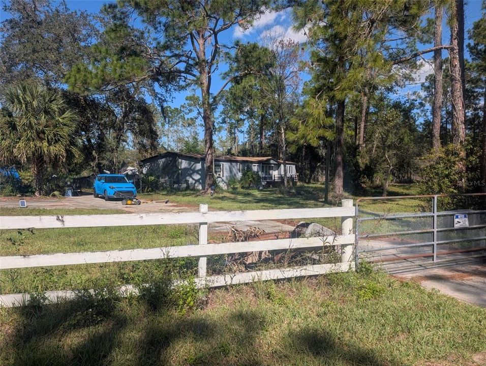 For Sale: $410,000 (4 beds, 2 baths, 1904 Square Feet)