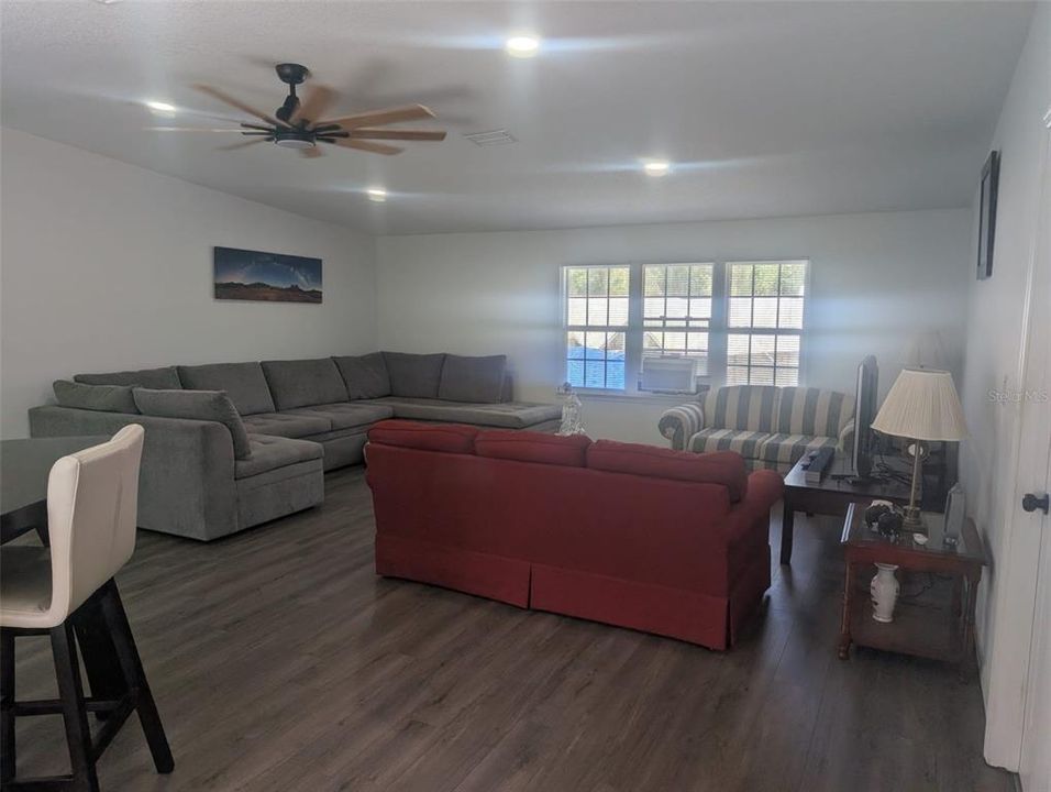 For Sale: $410,000 (4 beds, 2 baths, 1904 Square Feet)