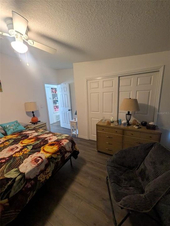 For Sale: $410,000 (4 beds, 2 baths, 1904 Square Feet)