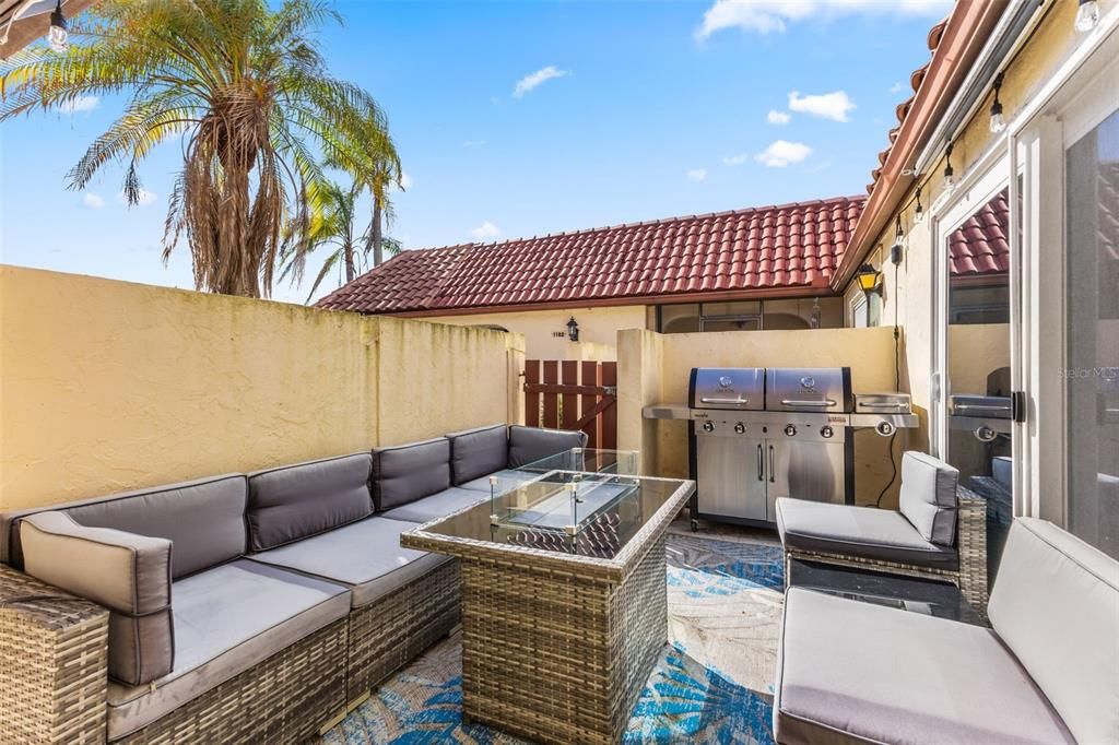 待售: $249,900 (2 贝兹, 2 浴室, 1128 平方英尺)