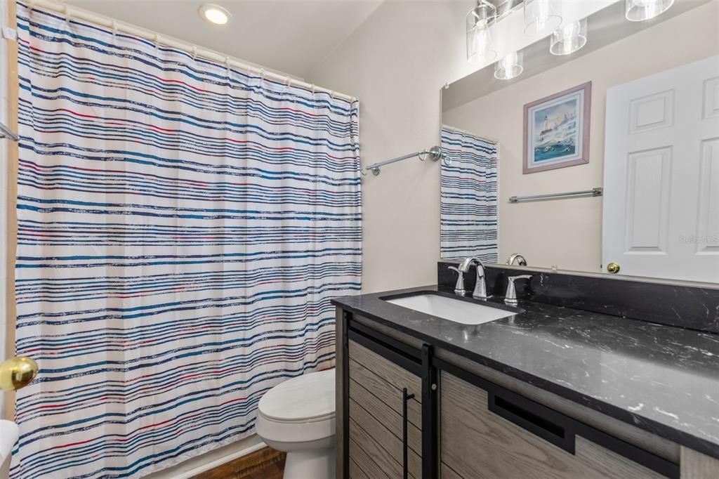 待售: $249,900 (2 贝兹, 2 浴室, 1128 平方英尺)