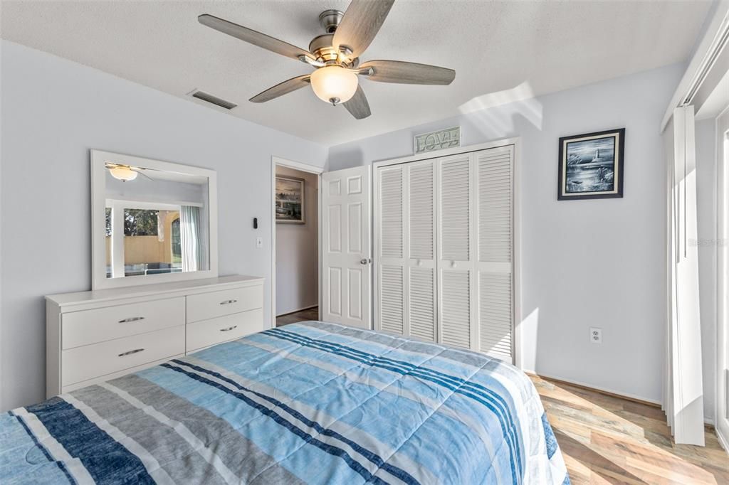 待售: $249,900 (2 贝兹, 2 浴室, 1128 平方英尺)