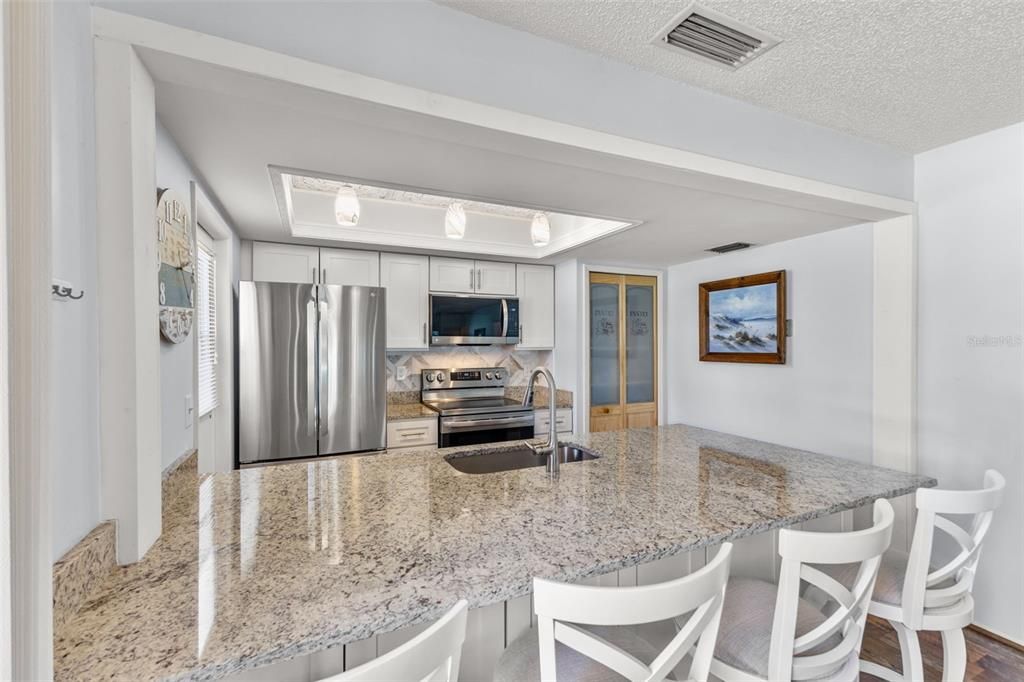 待售: $249,900 (2 贝兹, 2 浴室, 1128 平方英尺)