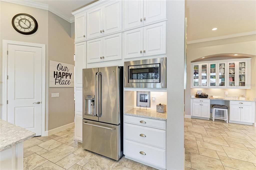 For Sale: $1,075,000 (3 beds, 3 baths, 2862 Square Feet)