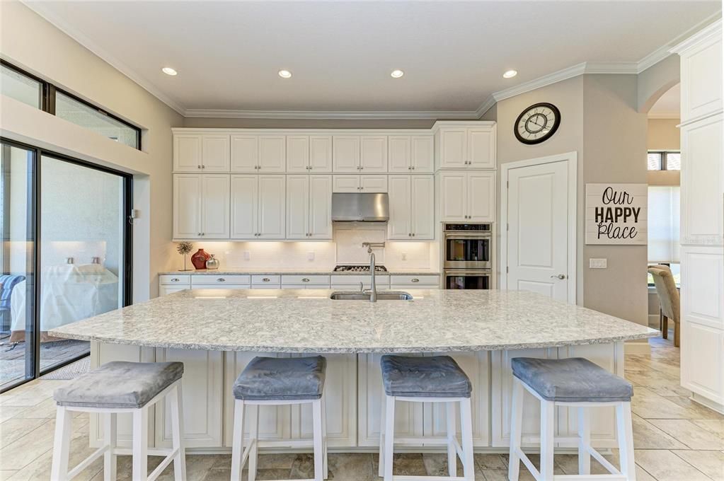 For Sale: $1,075,000 (3 beds, 3 baths, 2862 Square Feet)