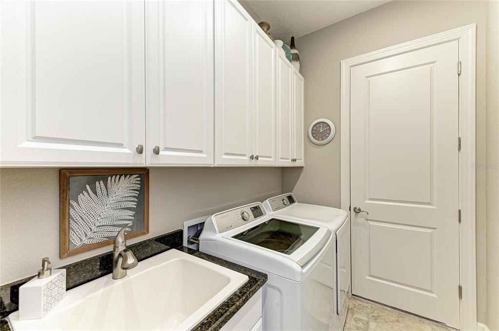 For Sale: $1,075,000 (3 beds, 3 baths, 2862 Square Feet)