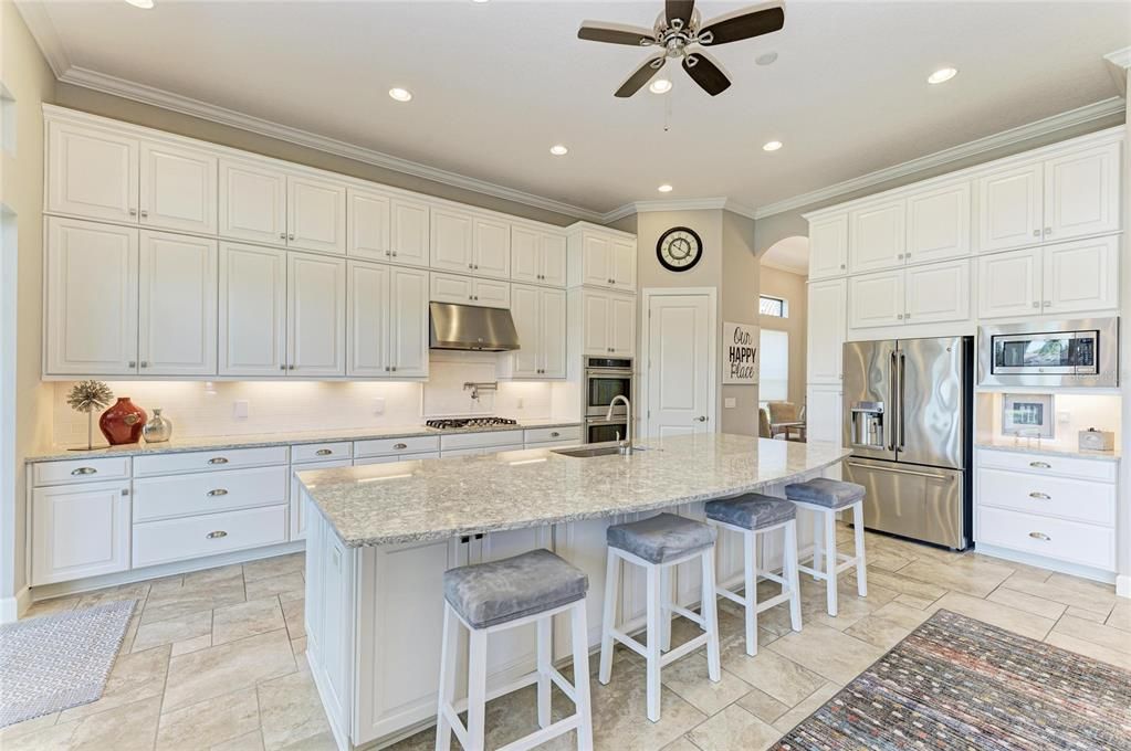 For Sale: $1,075,000 (3 beds, 3 baths, 2862 Square Feet)