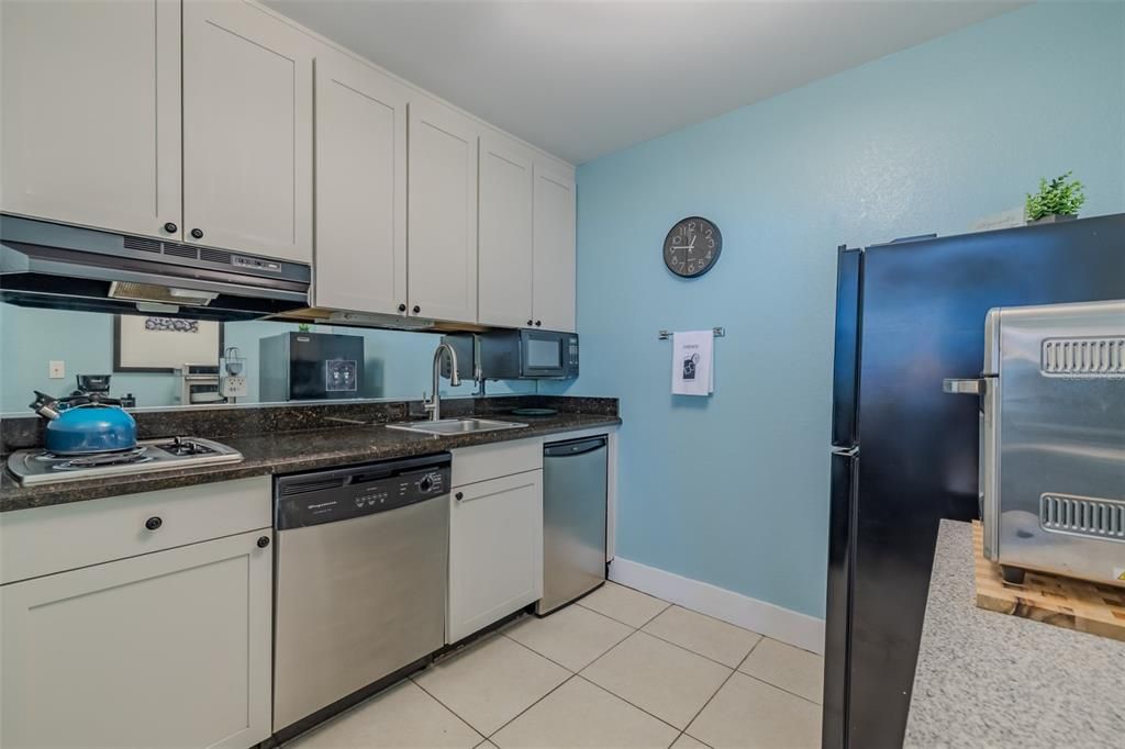 For Sale: $141,000 (1 beds, 1 baths, 445 Square Feet)