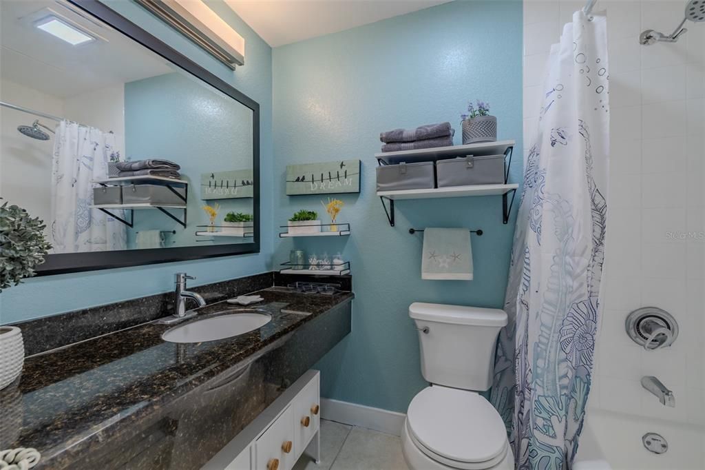 For Sale: $141,000 (1 beds, 1 baths, 445 Square Feet)