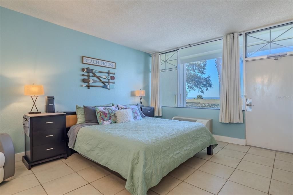 For Sale: $141,000 (1 beds, 1 baths, 445 Square Feet)