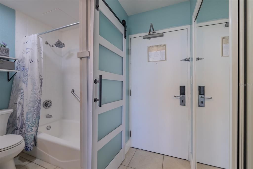 For Sale: $141,000 (1 beds, 1 baths, 445 Square Feet)