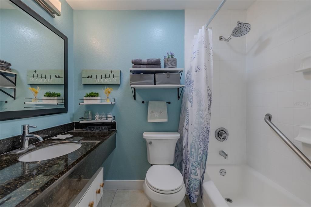 For Sale: $141,000 (1 beds, 1 baths, 445 Square Feet)