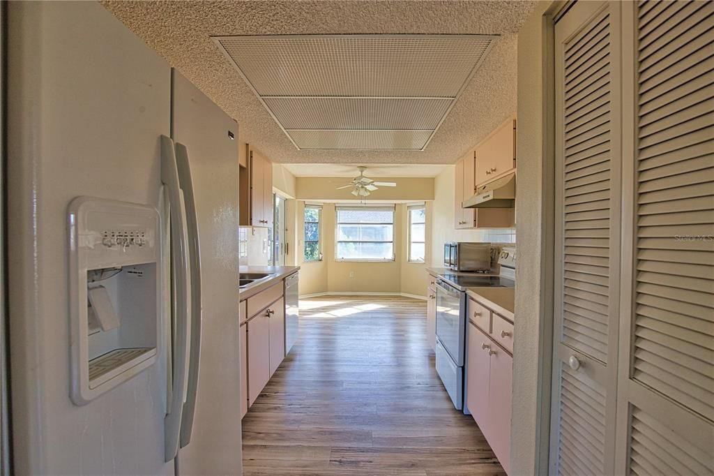 出租: $2,150 (3 贝兹, 2 浴室, 1608 平方英尺)