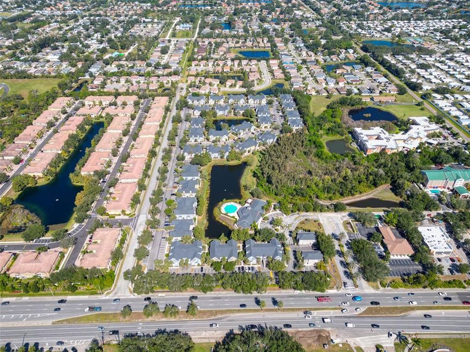 合同活跃: $1,700 (2 贝兹, 2 浴室, 1112 平方英尺)