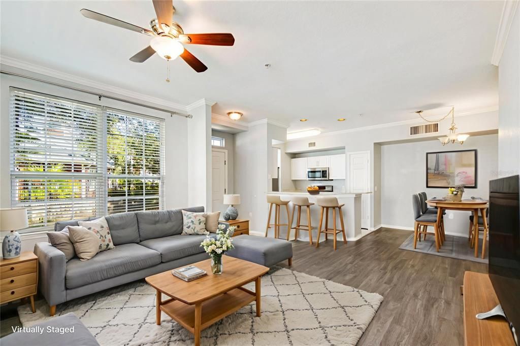 合同活跃: $1,700 (2 贝兹, 2 浴室, 1112 平方英尺)