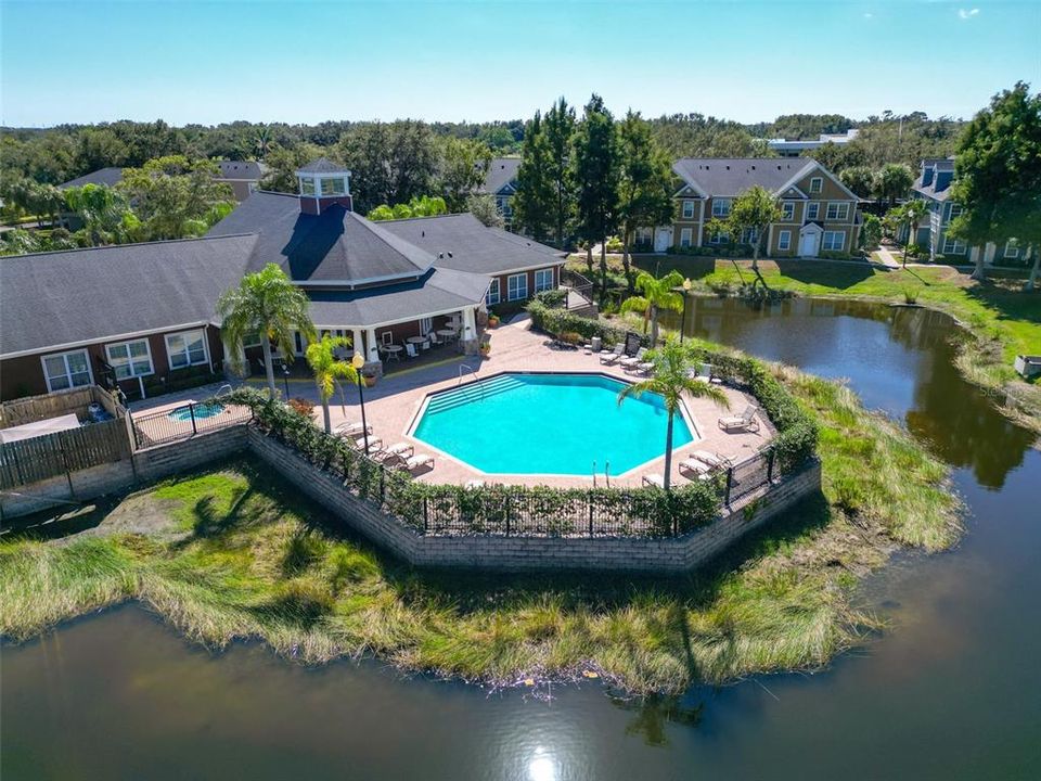 合同活跃: $1,700 (2 贝兹, 2 浴室, 1112 平方英尺)