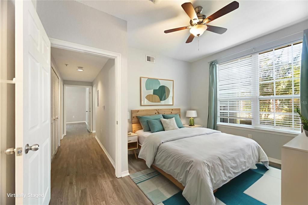 合同活跃: $1,700 (2 贝兹, 2 浴室, 1112 平方英尺)