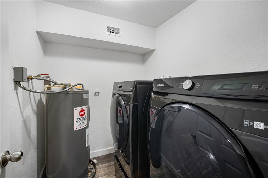 出租: $2,500 (3 贝兹, 2 浴室, 1062 平方英尺)