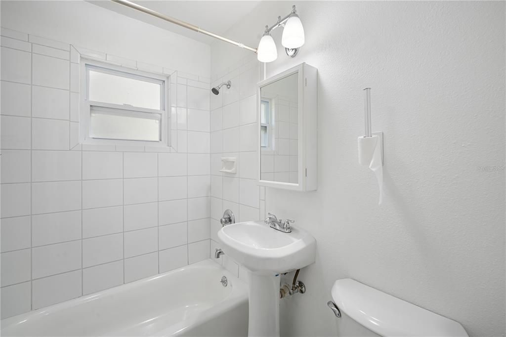 出租: $2,500 (3 贝兹, 2 浴室, 1062 平方英尺)