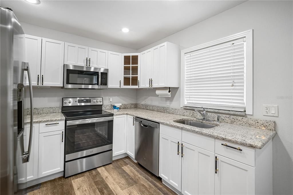 出租: $2,500 (3 贝兹, 2 浴室, 1062 平方英尺)