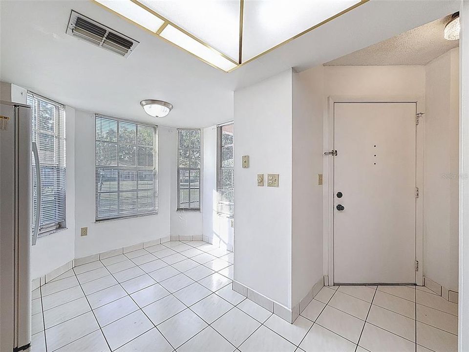 На продажу: $149,000 (2 спален, 2 ванн, 1171 Квадратных фут)