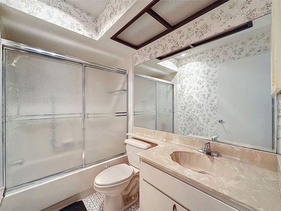 На продажу: $149,000 (2 спален, 2 ванн, 1171 Квадратных фут)