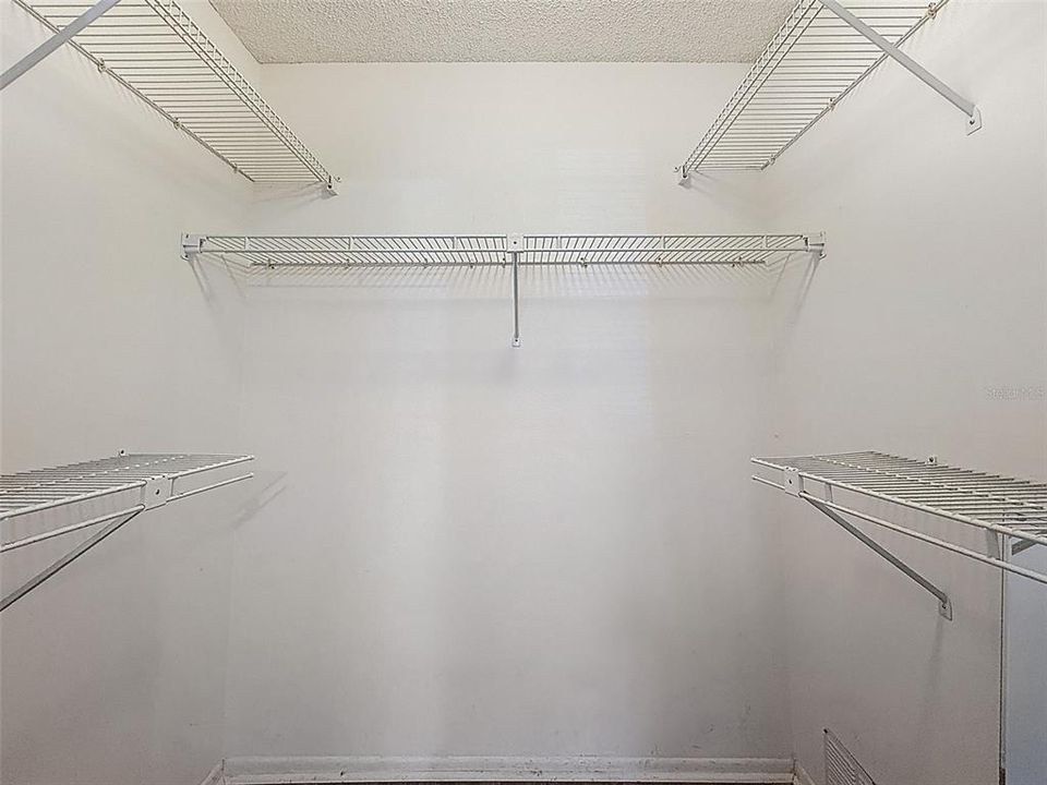 На продажу: $149,000 (2 спален, 2 ванн, 1171 Квадратных фут)