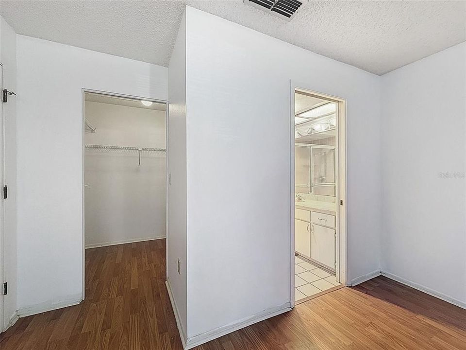 На продажу: $149,000 (2 спален, 2 ванн, 1171 Квадратных фут)