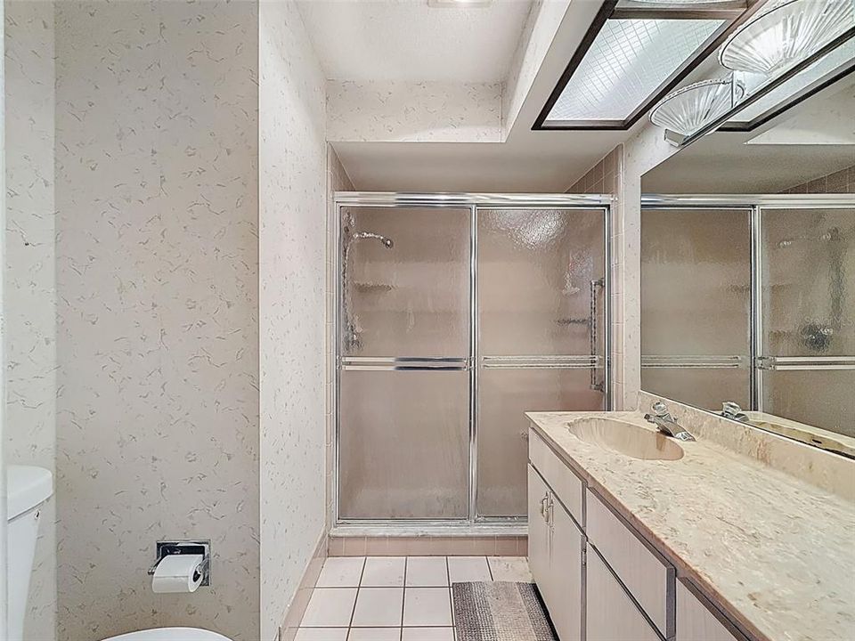 На продажу: $149,000 (2 спален, 2 ванн, 1171 Квадратных фут)