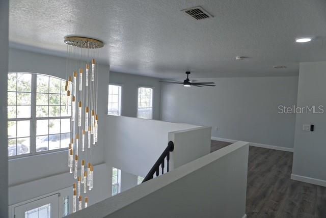 出租: $3,600 (6 贝兹, 4 浴室, 3948 平方英尺)