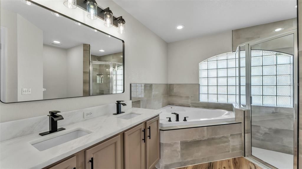 待售: $349,900 (4 贝兹, 2 浴室, 1781 平方英尺)