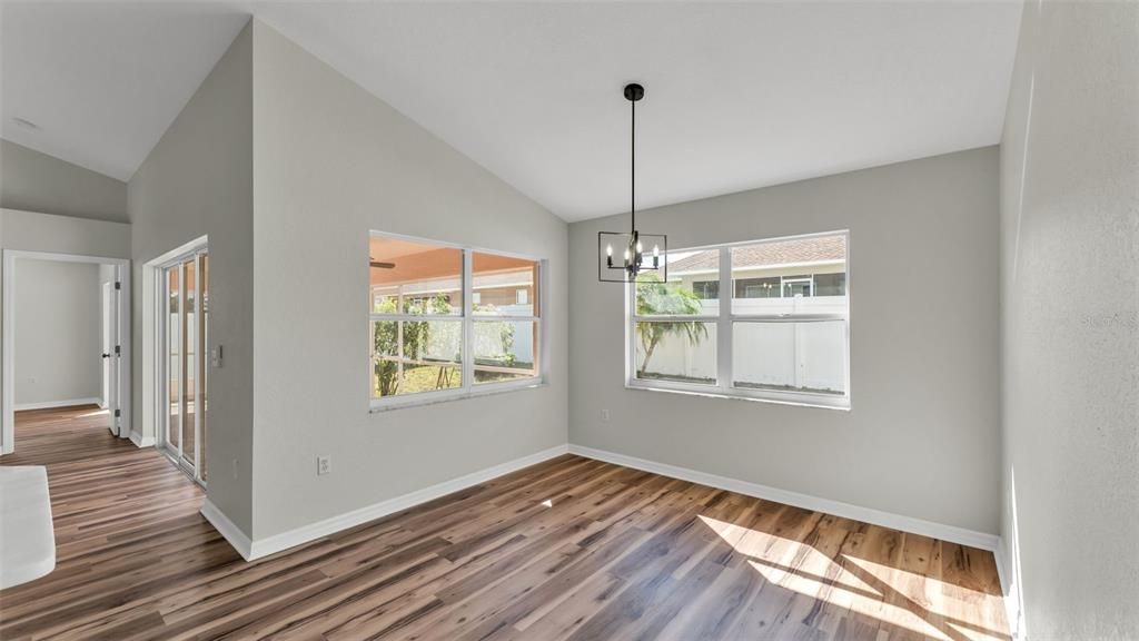 待售: $349,900 (4 贝兹, 2 浴室, 1781 平方英尺)