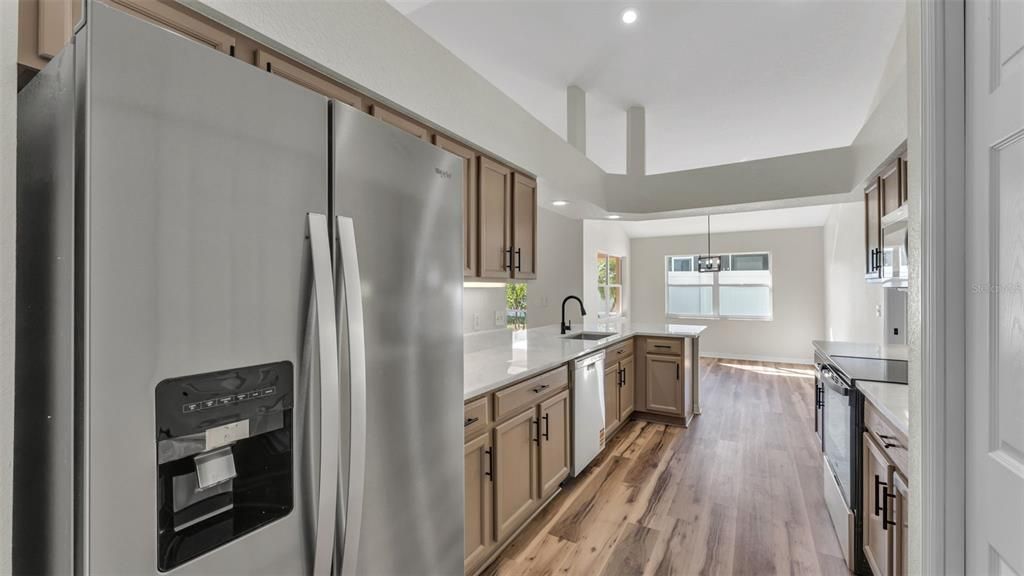 待售: $349,900 (4 贝兹, 2 浴室, 1781 平方英尺)