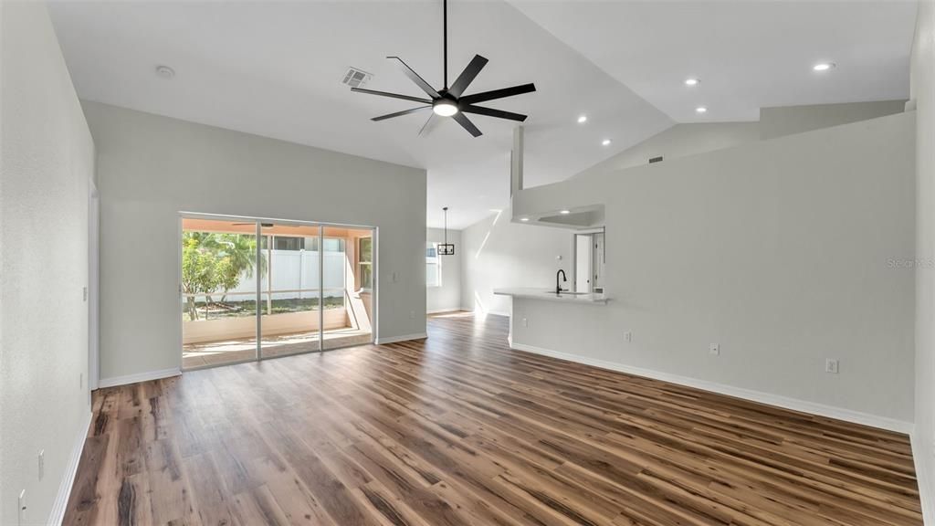 待售: $349,900 (4 贝兹, 2 浴室, 1781 平方英尺)