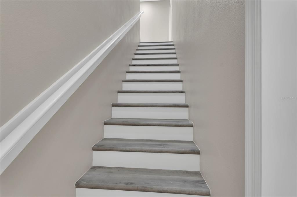 На продажу: $294,900 (3 спален, 2 ванн, 1677 Квадратных фут)